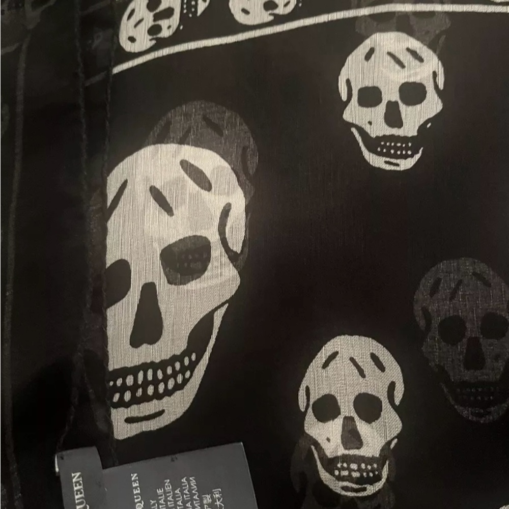 Black and White Skull Pattern Scarf